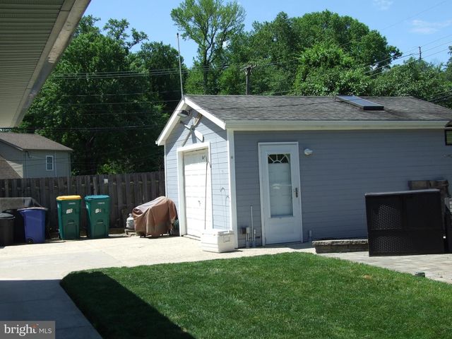 106 JUNIPER DR, Levittown, PA 19056