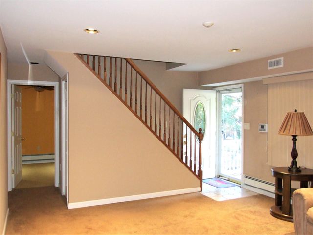 106 JUNIPER DR, Levittown, PA 19056