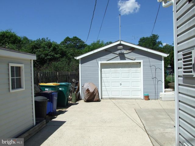 106 JUNIPER DR, Levittown, PA 19056