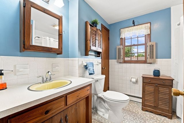 279 Adams St, Agawam, MA 01001