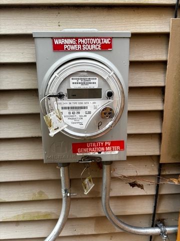 279 Adams St, Agawam, MA 01001