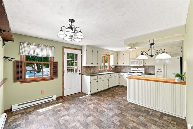 279 Adams St, Agawam, MA 01001