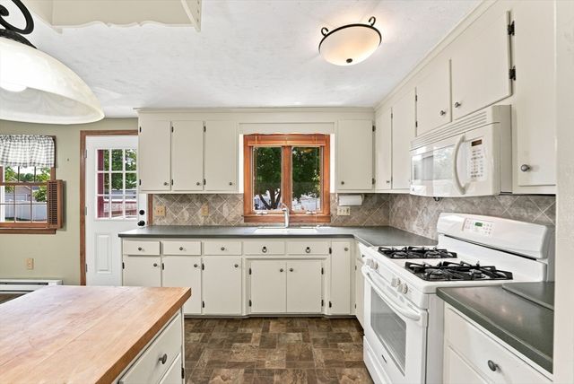279 Adams St, Agawam, MA 01001