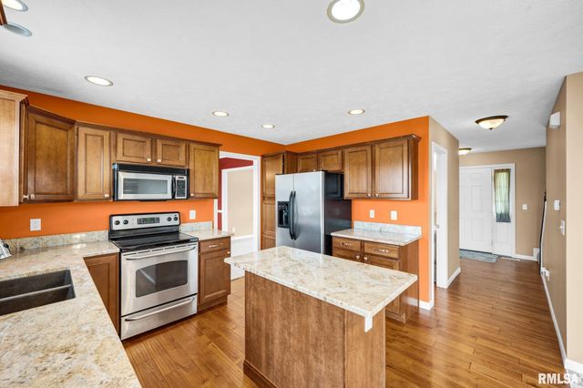 2007 W MINERS Drive, Dunlap, IL 61525