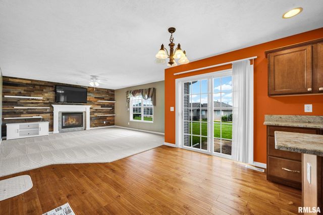 2007 W MINERS Drive, Dunlap, IL 61525