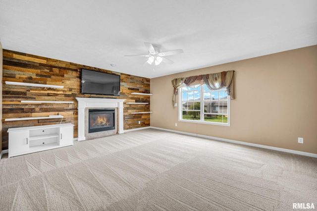 2007 W MINERS Drive, Dunlap, IL 61525