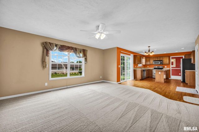 2007 W MINERS Drive, Dunlap, IL 61525