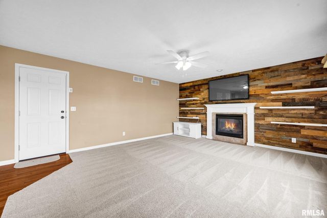 2007 W MINERS Drive, Dunlap, IL 61525