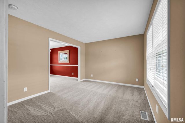 2007 W MINERS Drive, Dunlap, IL 61525