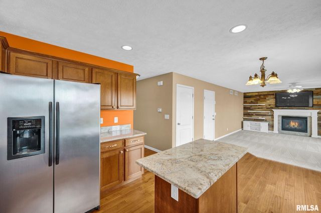 2007 W MINERS Drive, Dunlap, IL 61525