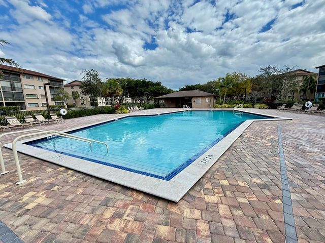 1650 SW 124th Ter 206D, Pembroke Pines, FL 33027