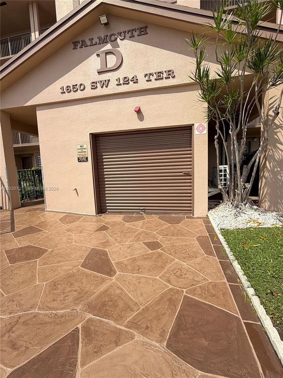 1650 SW 124th Ter 206D, Pembroke Pines, FL 33027