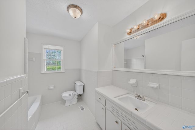 1101 Mint Springs Road, New Market, AL 35761