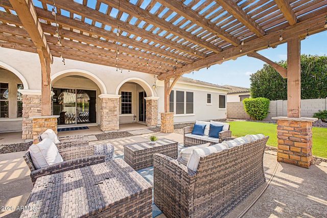 20114 E SONOQUI Boulevard, Queen Creek, AZ 85142