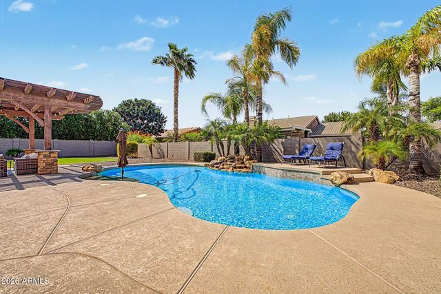20114 E SONOQUI Boulevard, Queen Creek, AZ 85142