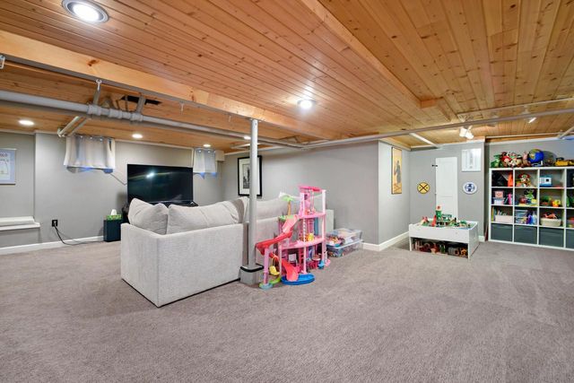 2224 N 60th STREET, Milwaukee, WI 53208