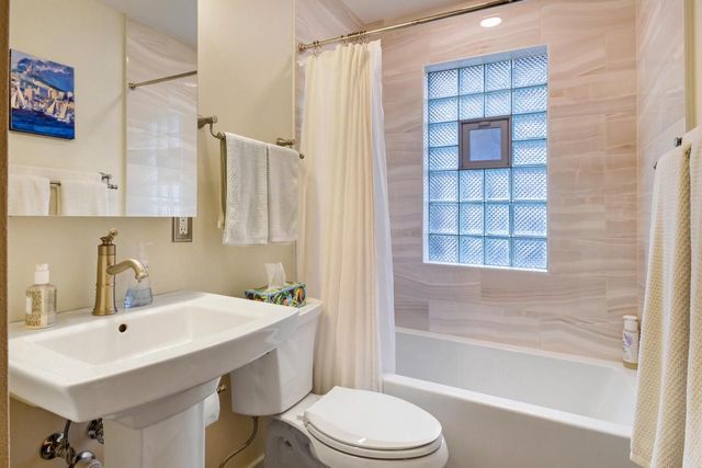 2224 N 60th STREET, Milwaukee, WI 53208
