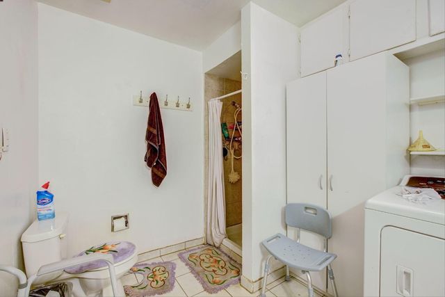 8758 Florin Rd, Sacramento, CA 95828