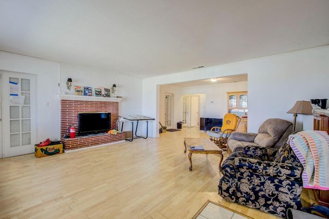 8758 Florin Rd, Sacramento, CA 95828