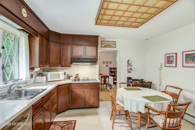 19 Crown Road, Ewing, NJ 08638
