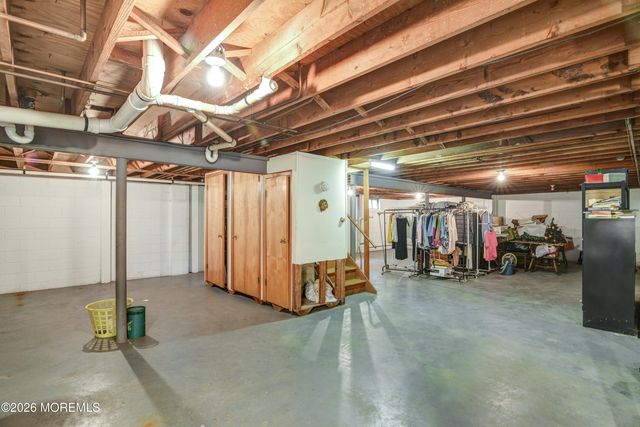 19 Crown Road, Ewing, NJ 08638