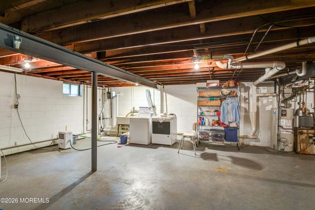 19 Crown Road, Ewing, NJ 08638