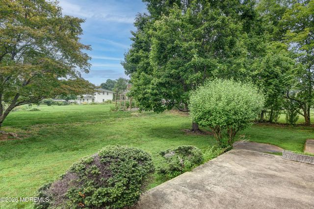 19 Crown Road, Ewing, NJ 08638