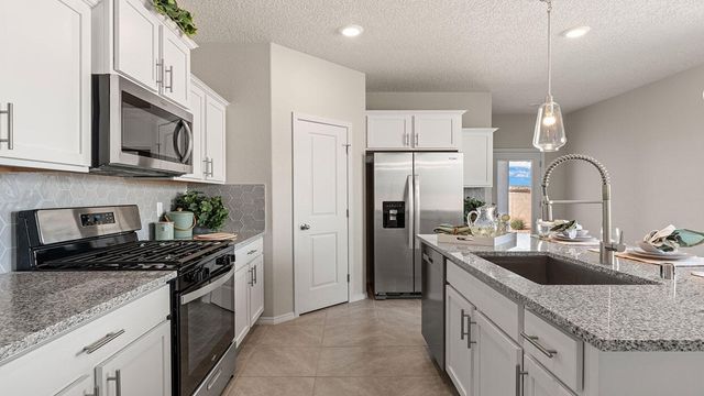 1521 Gleneagles Street NE, Rio Rancho, NM 87144