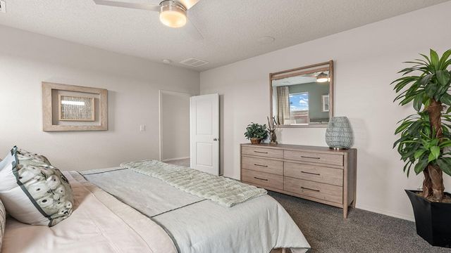 1521 Gleneagles Street NE, Rio Rancho, NM 87144