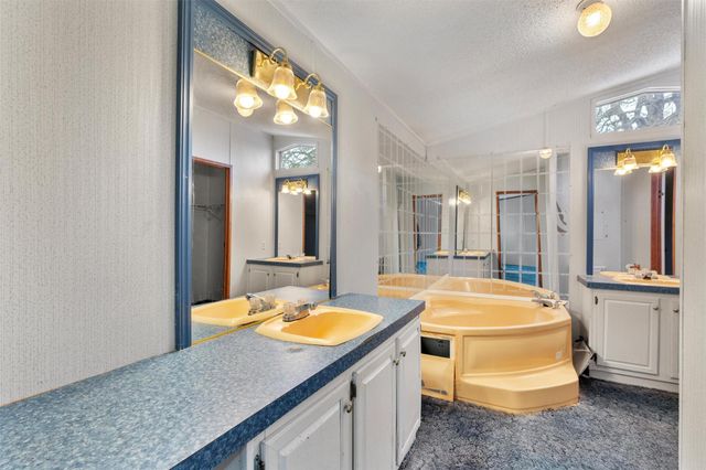 1100 County Road 474 RD, Elgin, TX 78621