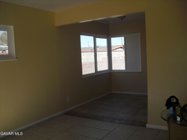 359 E Langhorn Street, Lancaster, CA 93535