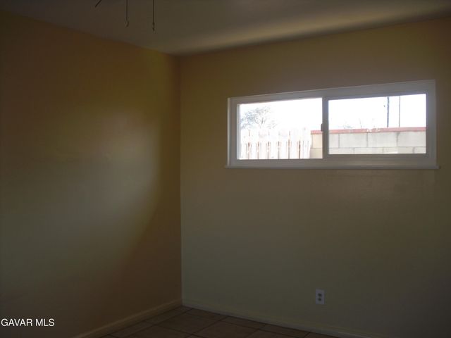 359 E Langhorn Street, Lancaster, CA 93535