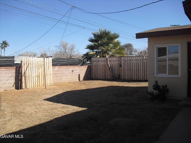 359 E Langhorn Street, Lancaster, CA 93535