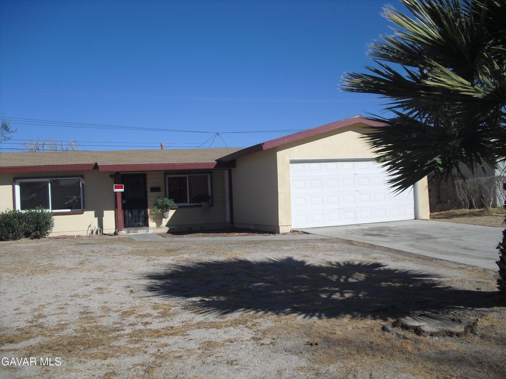 359 E Langhorn Street, Lancaster, CA 93535