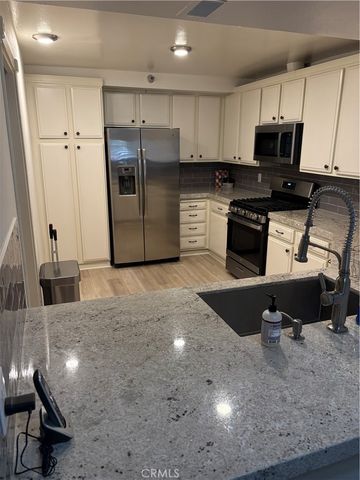 240 Nice Lane 101, Newport Beach, CA 92663