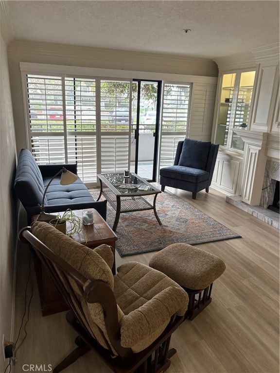 240 Nice Lane 101, Newport Beach, CA 92663