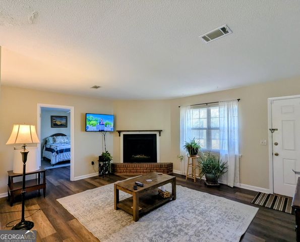 27 Park Avenue, Hazlehurst, GA 31539