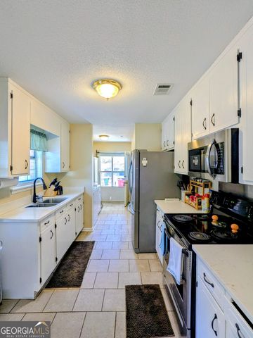 27 Park Avenue, Hazlehurst, GA 31539