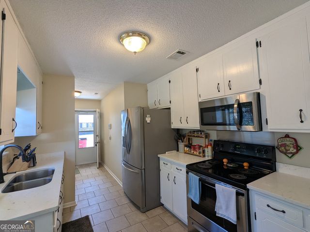 27 Park Avenue, Hazlehurst, GA 31539