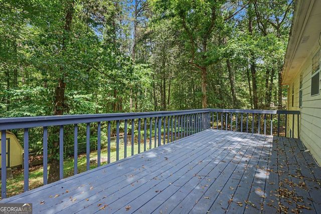 4827 Oakwood Court, Loganville, GA 30052