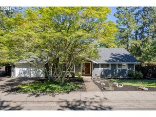 3727 WILSHIRE Ln, Eugene, OR 97405