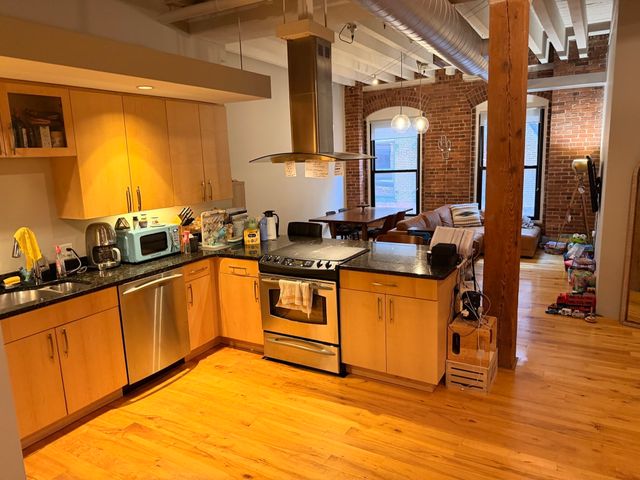 111 Beach St 3C, Boston, MA 02111