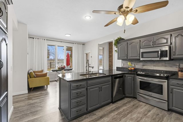 701 E Bennett Court, Nixa, MO 65714