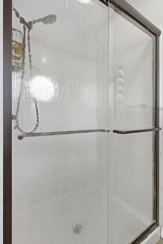 701 E Bennett Court, Nixa, MO 65714