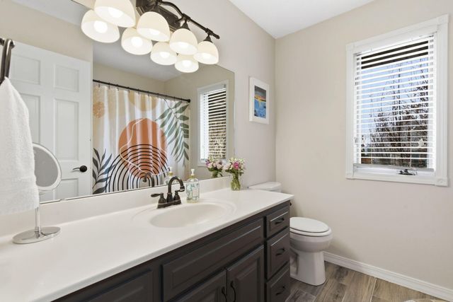 701 E Bennett Court, Nixa, MO 65714