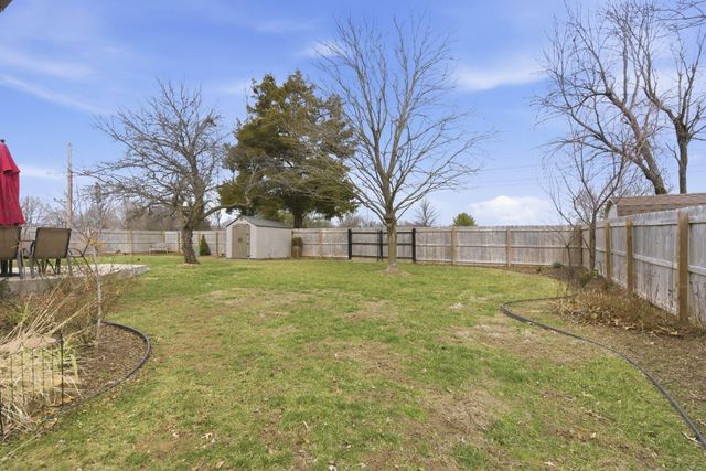 701 E Bennett Court, Nixa, MO 65714