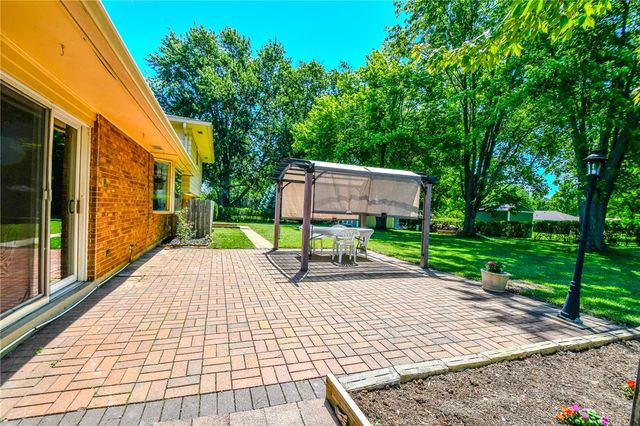 2104 Crab Tree Drive, Beavercreek, OH 45431