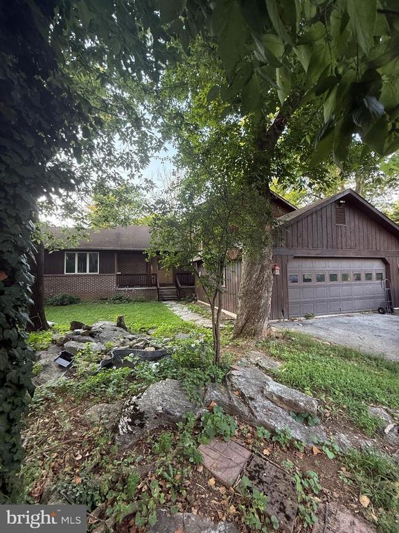 8 BEDROCK CIR, Keedysville, MD 21756