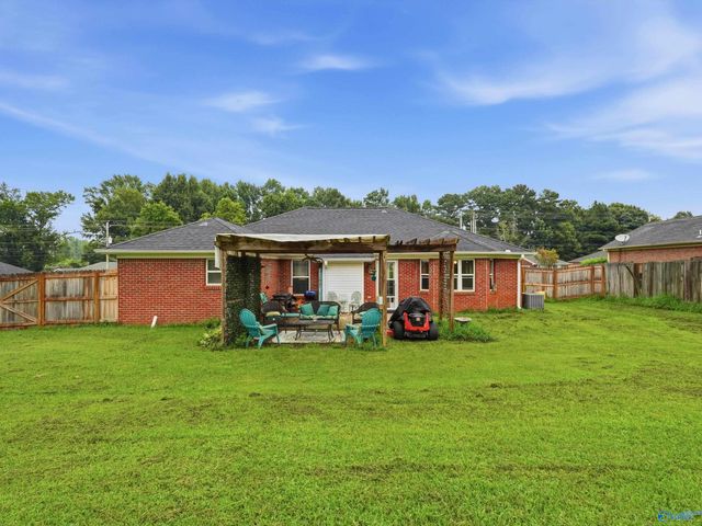 140 Poplar Green Lane, Harvest, AL 35749