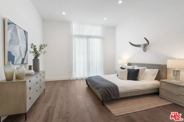 425 N Palm Drive 502, Beverly Hills, CA 90210